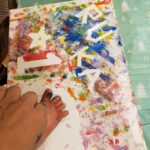 自由を楽しむフィンガーペイント記念ボード